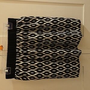 NWT Pins and Needles black and off-whote graphic skirt Sz M
